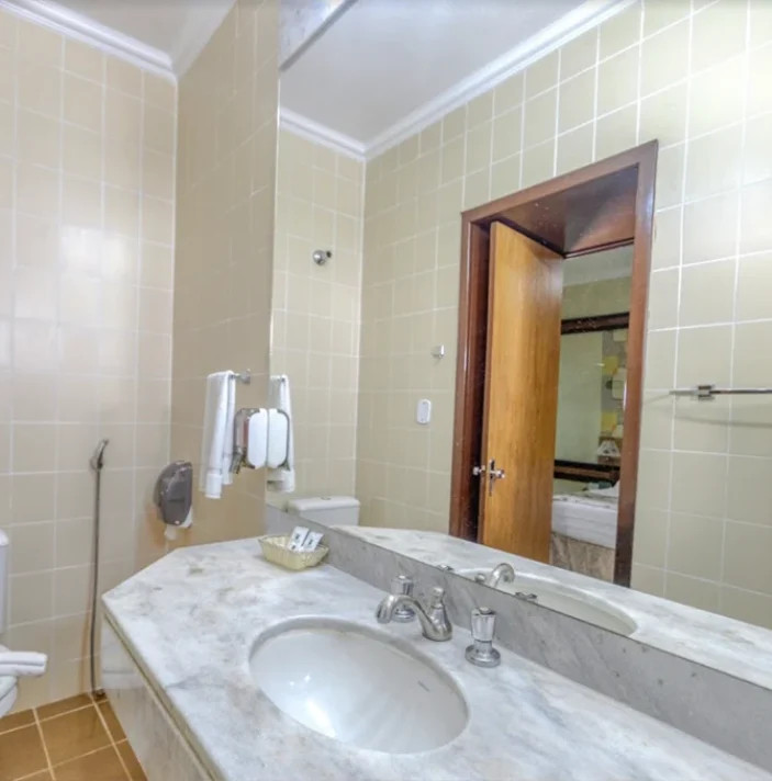 Quarto-8.webp